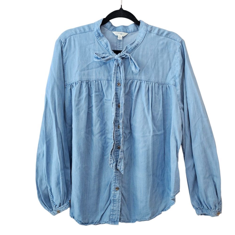 Terra & Sky Light Blue Chambray Blouse with Bow Detail at Collar, size 1X